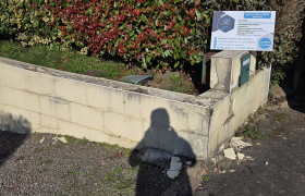 Nettoyage traitement traitement des fissures pose d'un enduit gratté mise en peinture de couche 